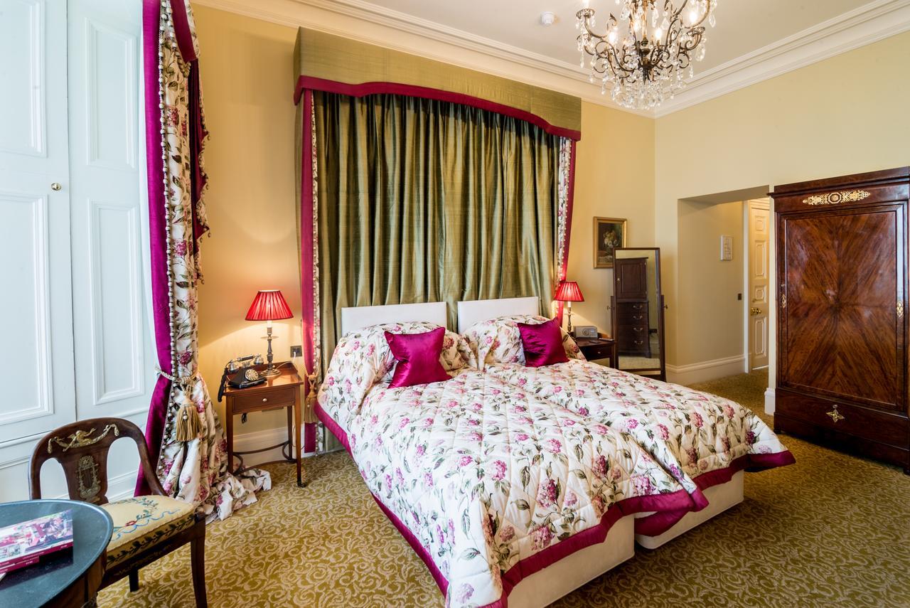 Crossbasket Castle Hotel & Restaurant High Blantyre Экстерьер фото